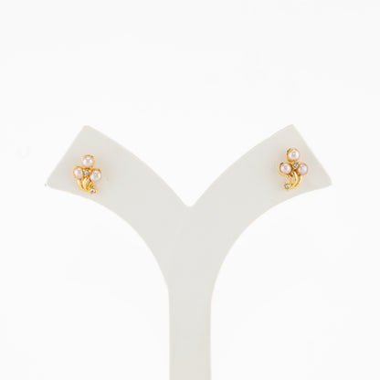 Marvelous Mermaid Tail Pearl Stud Earrings