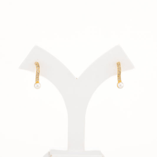Regal White Pearl Studs Earrings