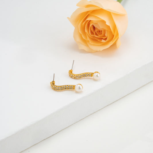 Regal White Pearl Studs Earrings