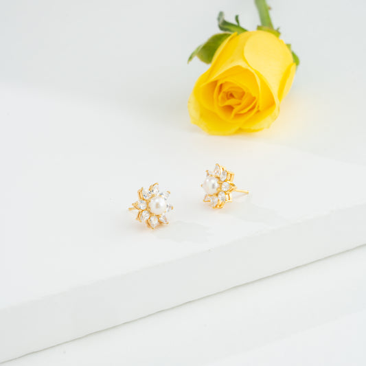 Everyday Pearl Stud Earrings