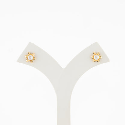 Shiny Pearl Stud Earrings