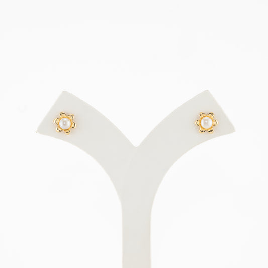 Shiny Pearl Stud Earrings