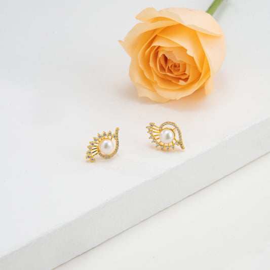 Exceptional Pearl Stud Earrings
