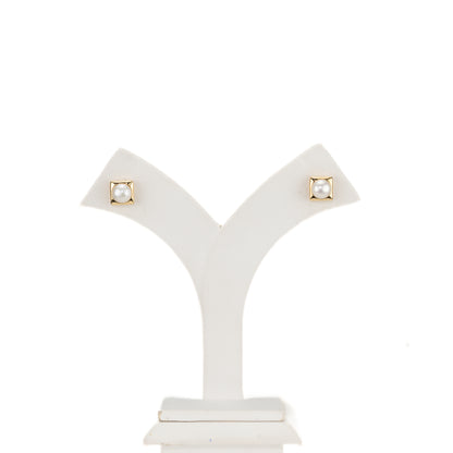 Exclusive White Freshwater Pearl Studs Earrings