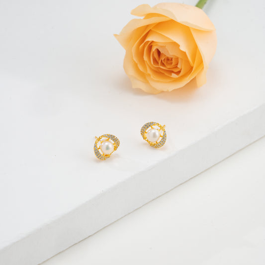 Artistic White Pearl Studs Earrings