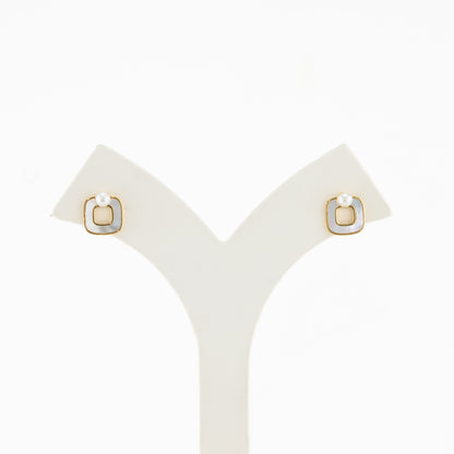 Dynamic Mix Pearl Stud Earrings