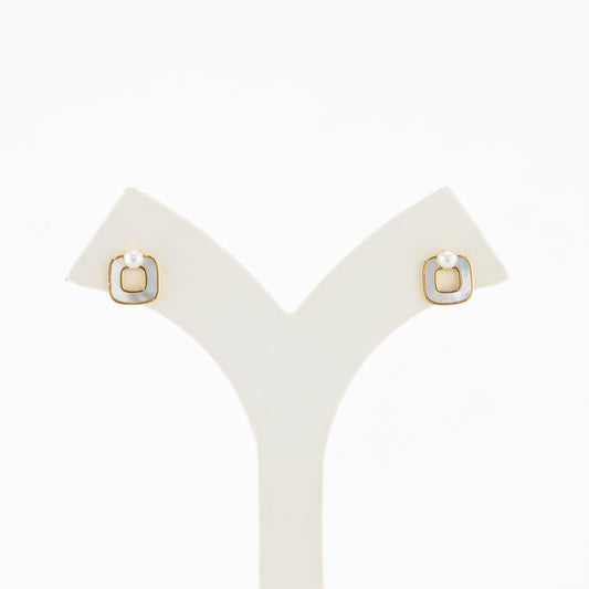 Dynamic Mix Pearl Stud Earrings