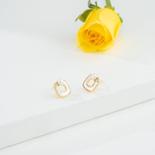 Dynamic Mix Pearl Stud Earrings
