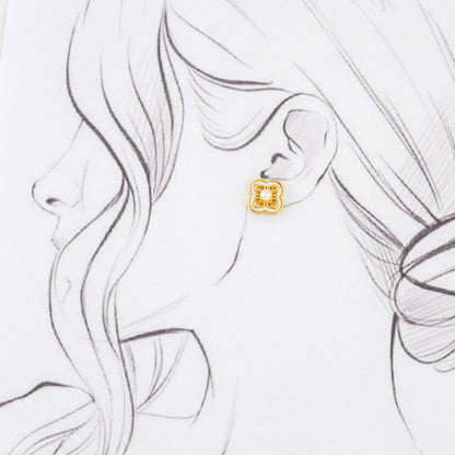 Exquisite Pearl Stud Earrings