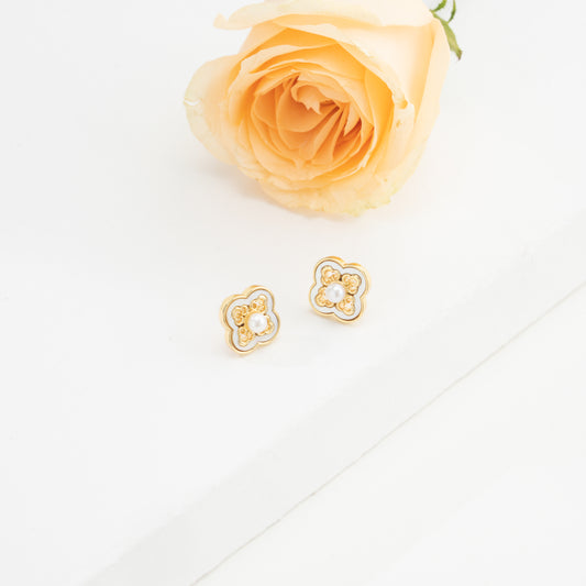 Exquisite Pearl Stud Earrings