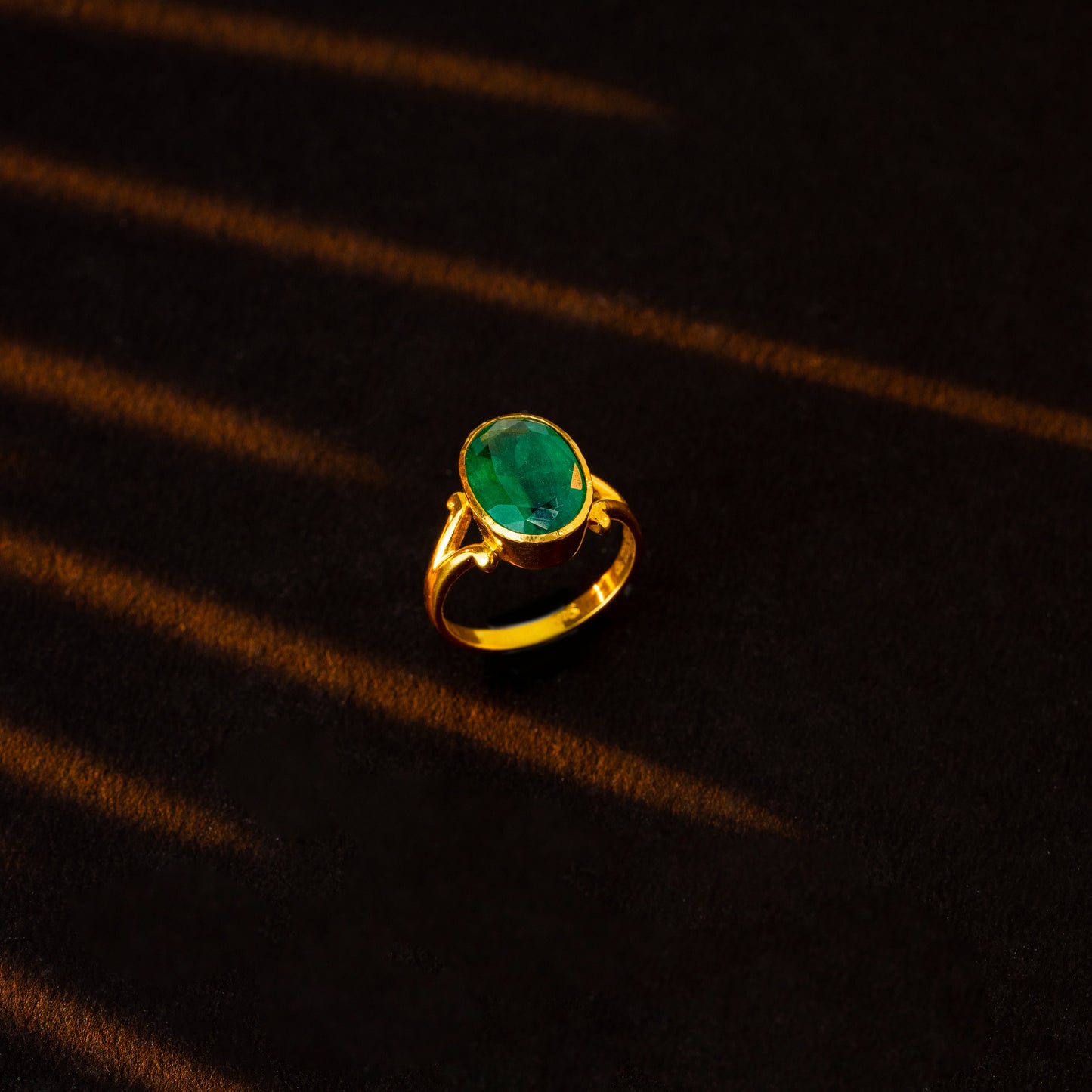 Natural Emerald Gold Stone Ring