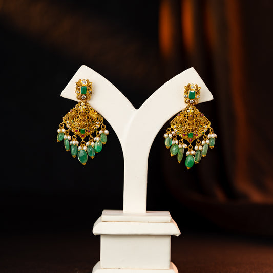 Artistic Natural Ememrald Pearl Stone Earrings