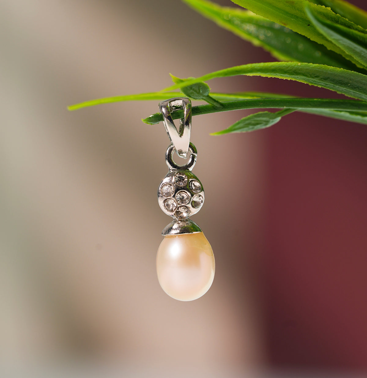 Sublime Freshwater Pearl Locket