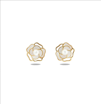 Silky Pearl Stud Earrings
