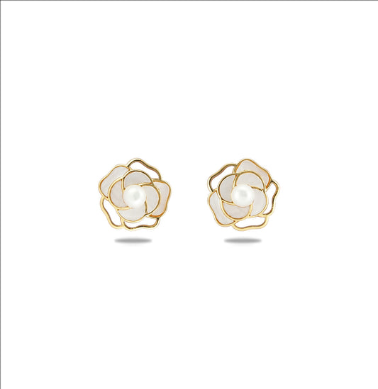 Silky Pearl Stud Earrings