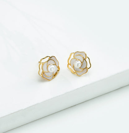 Silky Pearl Stud Earrings