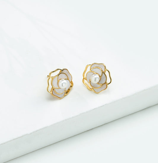 Silky Pearl Stud Earrings
