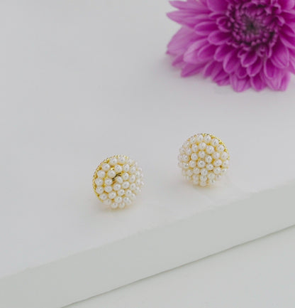 1.0-2.0mm White Seed Pearl Stud Earrings