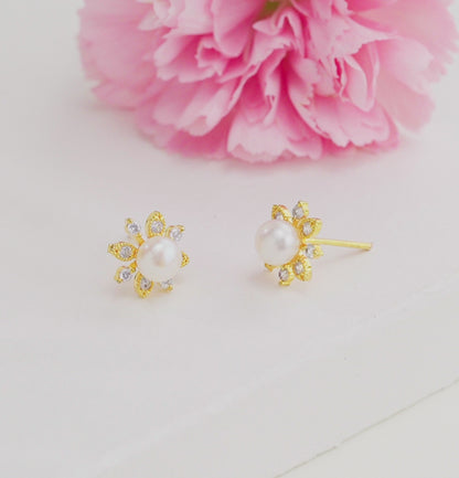 Charming White Stone Pearl Stud Earrings