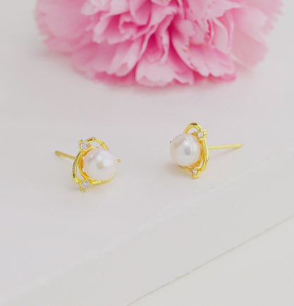 Versatile Pearl Stud Earrings