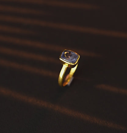 Blue Shapphire Gold Stone Ring