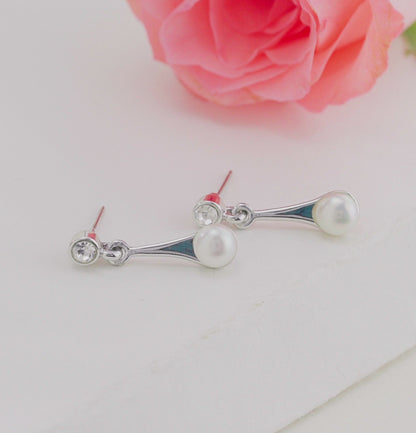 Pristine Freshwater Pearl Hanging Earrings