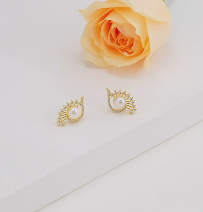 Exceptional Pearl Stud Earrings