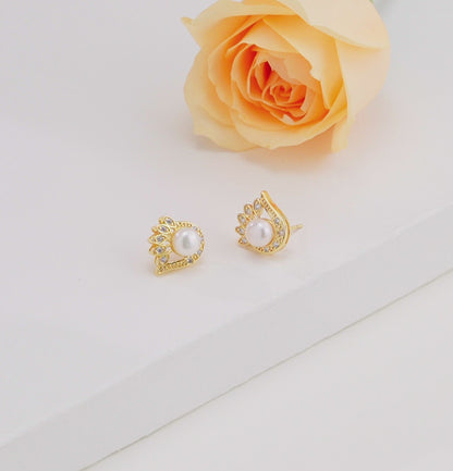 Exclusive White Pearl Studs Earrings