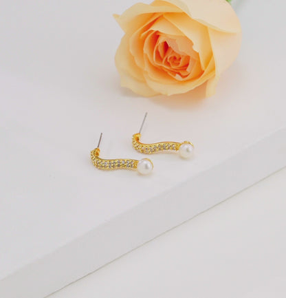 Regal White Pearl Studs Earrings
