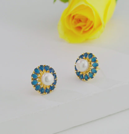 Swan Pearl Stud Earrings