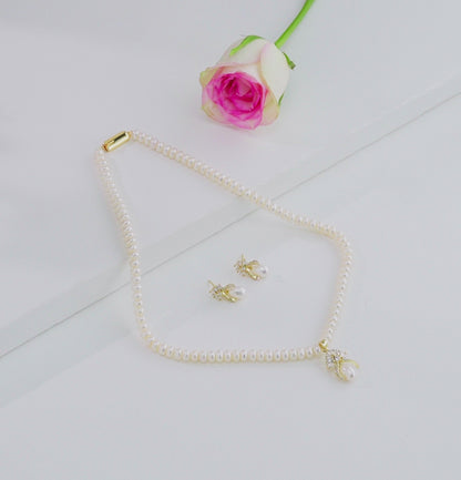 Fine White Stone Freshwater Pearl Set