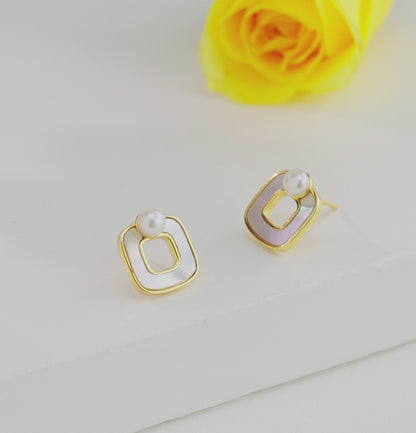 Dynamic Mix Pearl Stud Earrings