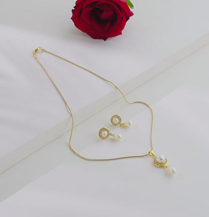 Graceful Freshwater Pearl Necklace Set