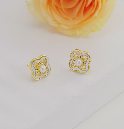 Exquisite Pearl Stud Earrings