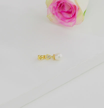 Stylish Drop Freshwater Pearl Locket