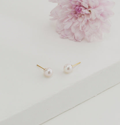 6.0-7.0mm White Round Saltwater Pearl Stud