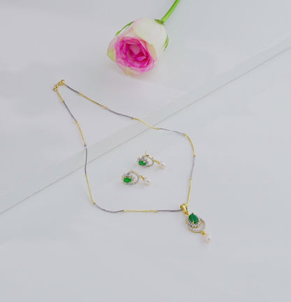 Exotic Green Stone Pearl Necklace Set