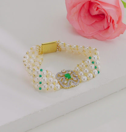 Graceful Green Stone White Freshwater Pearl Bracelet