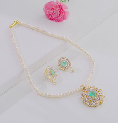 Stunning Green Stone Freshwater Pearl Necklace Set