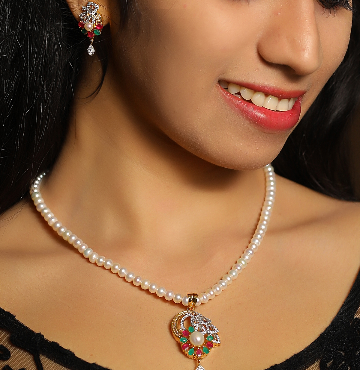 Red and discount green pearl necklace