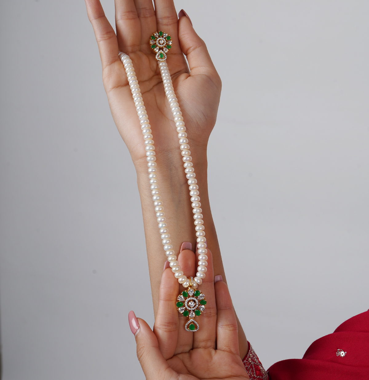 Buy Pearl Necklace With Green Stone Darpan Mangatrai Online Mangatrai Pearls Jewellers