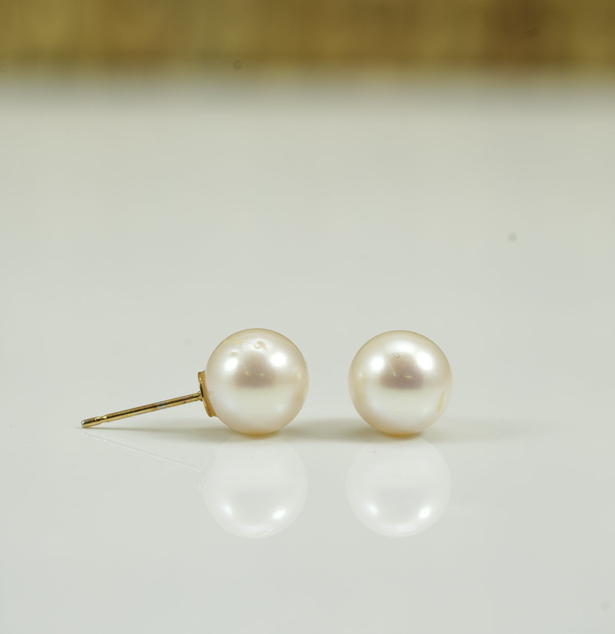 Cream Crystals Hanging With Pearl Earrings  Zeneein