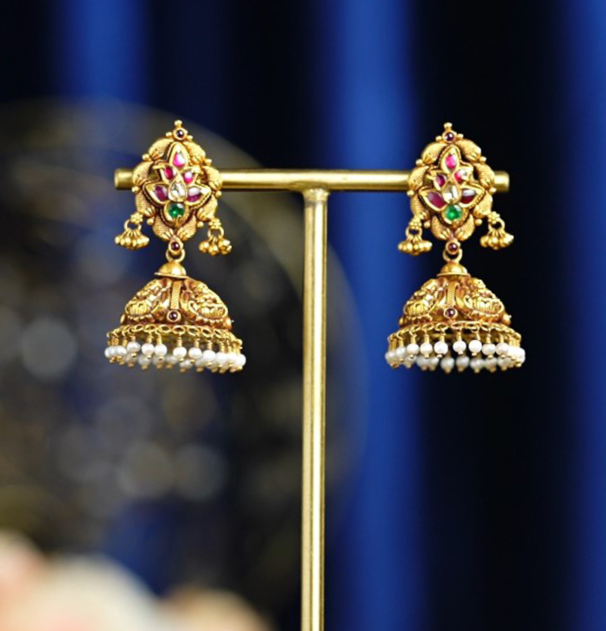 Oversized Kundan Pippal Patti Golden Earrings Tikka Set – Amazel Designs