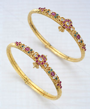 Decorative Gold Bangle