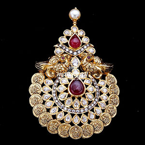 Flirty Kundan Locket