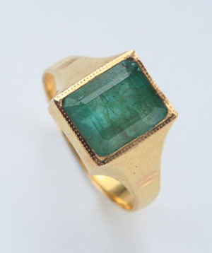 Exquisite Emerald Ring