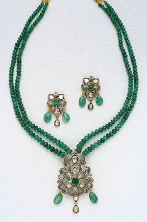 Emerald with Victorian Locket Set