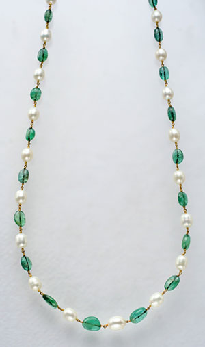 Comfy emerald with Pearls Taarmala