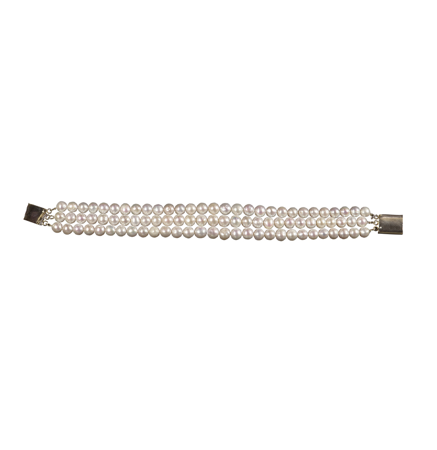 Elegant White Pearl Bracelet