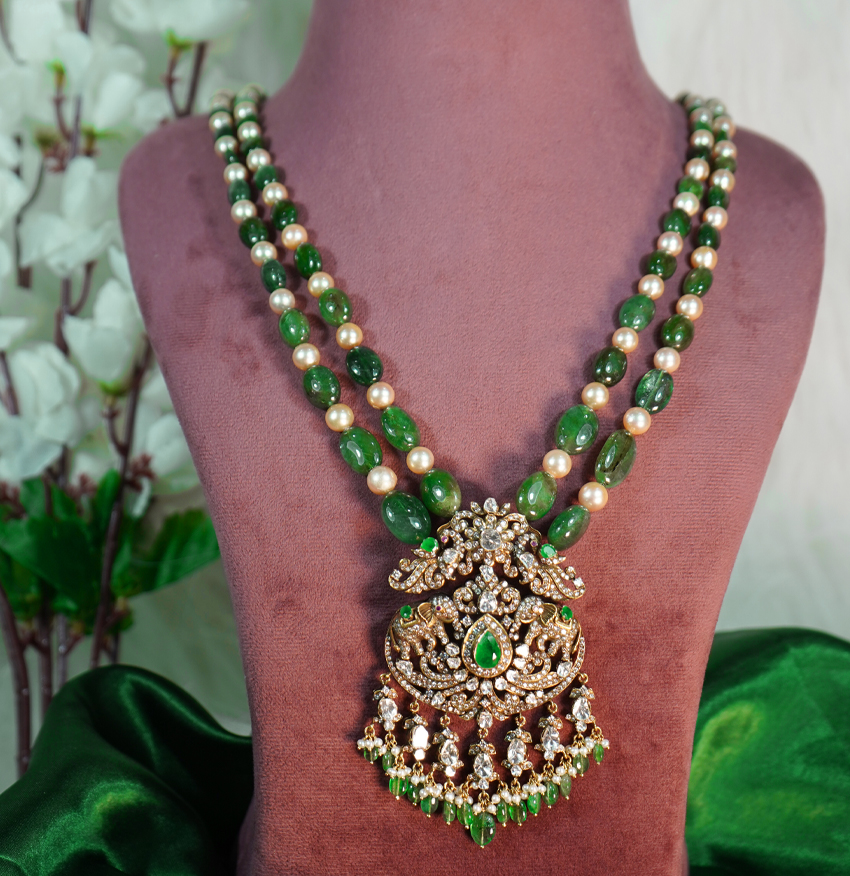 Dramatic Emerald Polki Necklace